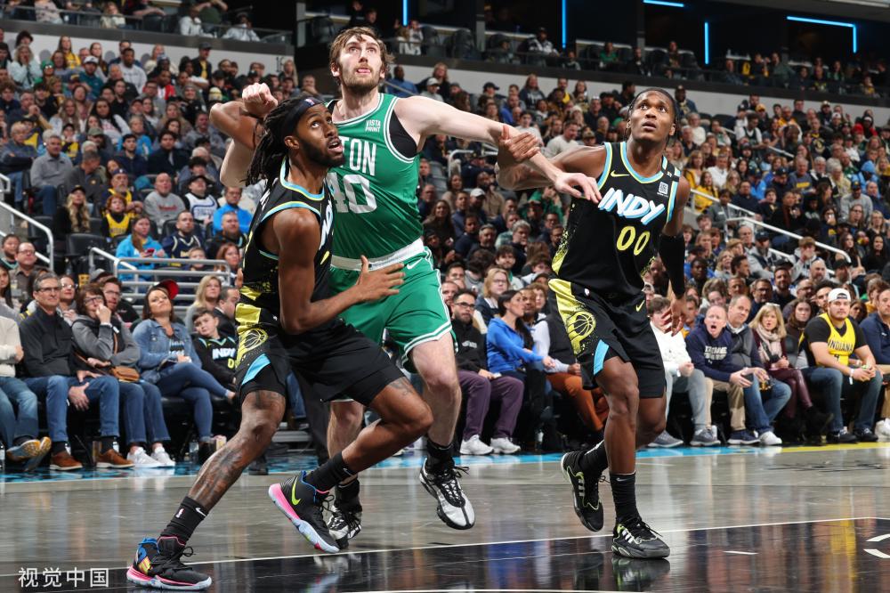 成为众人瞩 成为众人瞩